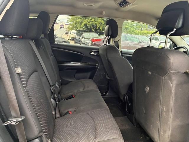 Photo of 2015 White Dodge Journey