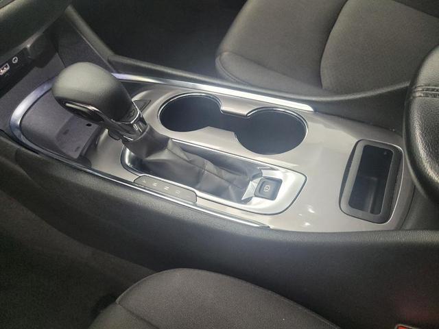 Photo of 2022 Summit White Chevrolet Malibu