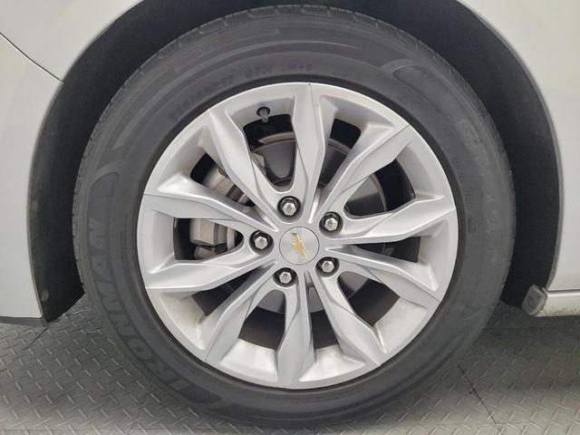 Photo of 2022 Silver Ice Metallic Chevrolet Malibu
