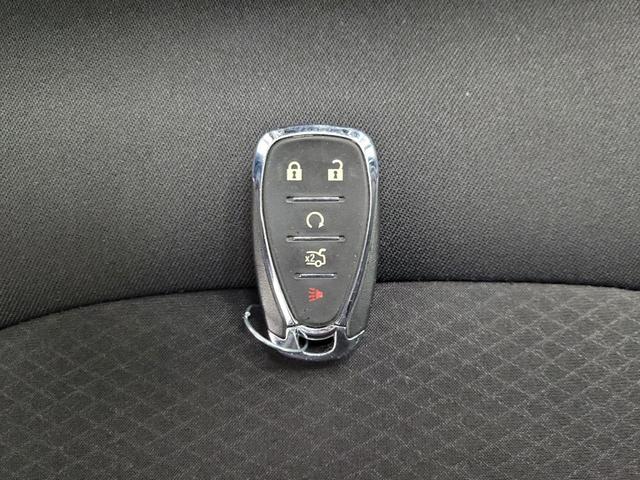 Photo of 2022 Silver Ice Metallic Chevrolet Malibu
