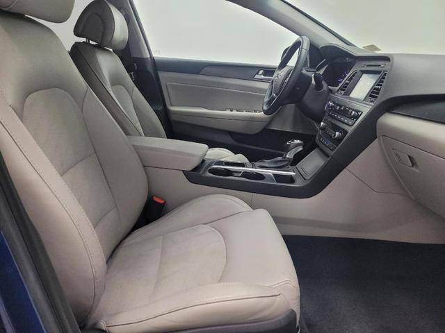 Photo of 2017 Blue Hyundai SONATA