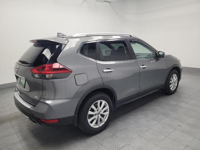 Photo of 2018 Gun Metallic Nissan Rogue