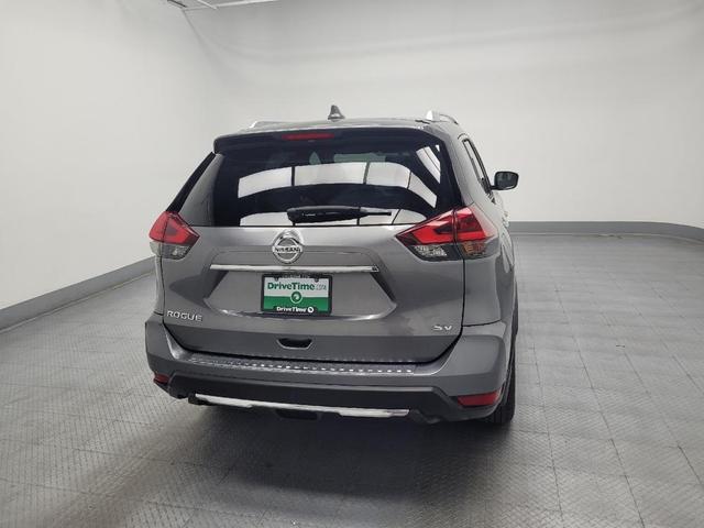 Photo of 2018 Gun Metallic Nissan Rogue
