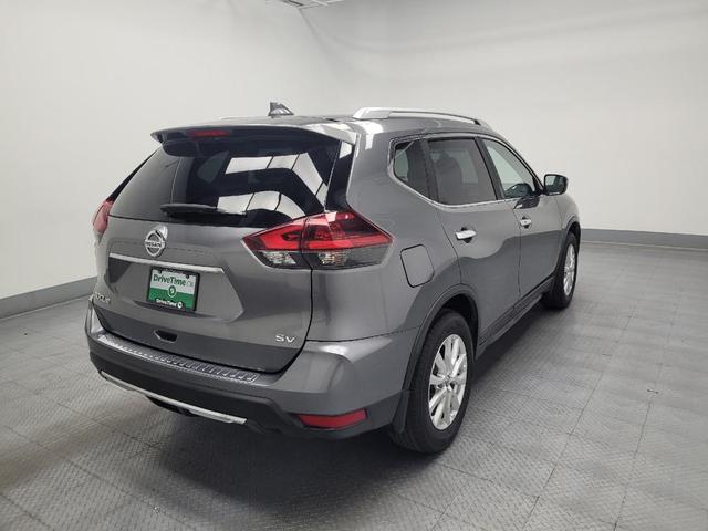 Photo of 2018 Gun Metallic Nissan Rogue