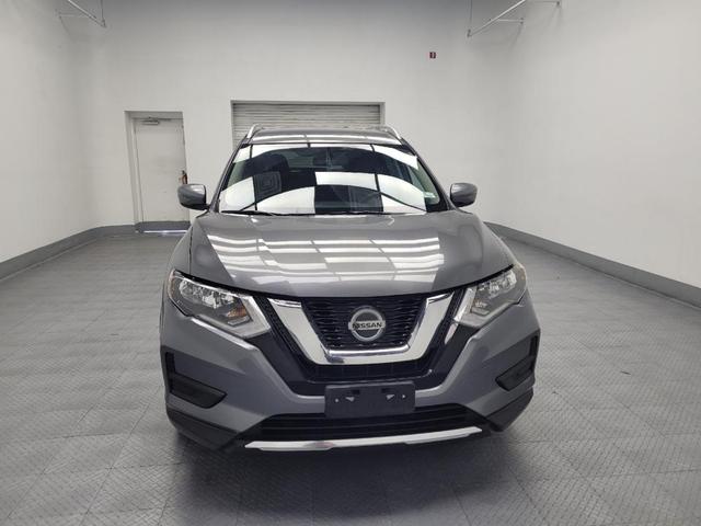 Photo of 2018 Gun Metallic Nissan Rogue