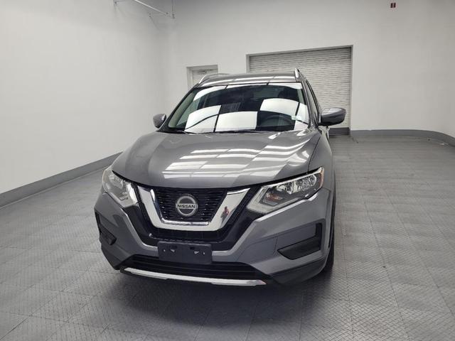 Photo of 2018 Gun Metallic Nissan Rogue