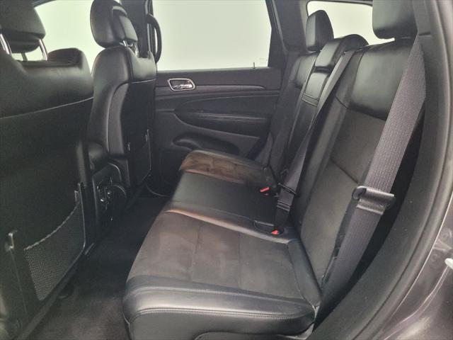 Photo of 2019 Granite Crystal Metallic Clearcoat Jeep Grand Cherokee
