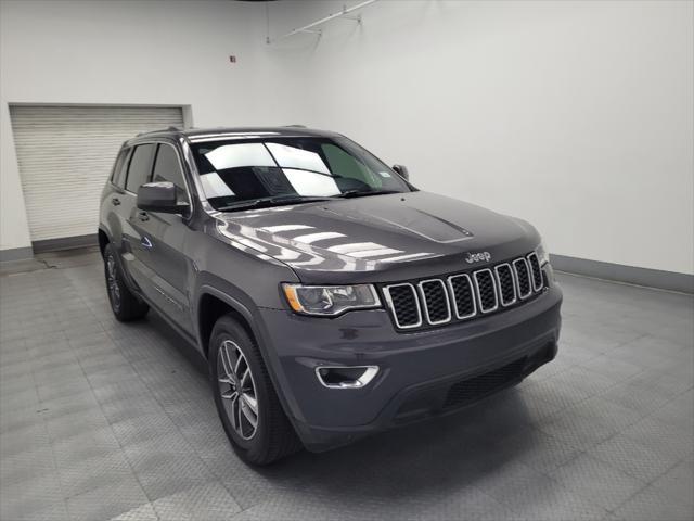 Photo of 2019 Granite Crystal Metallic Clearcoat Jeep Grand Cherokee