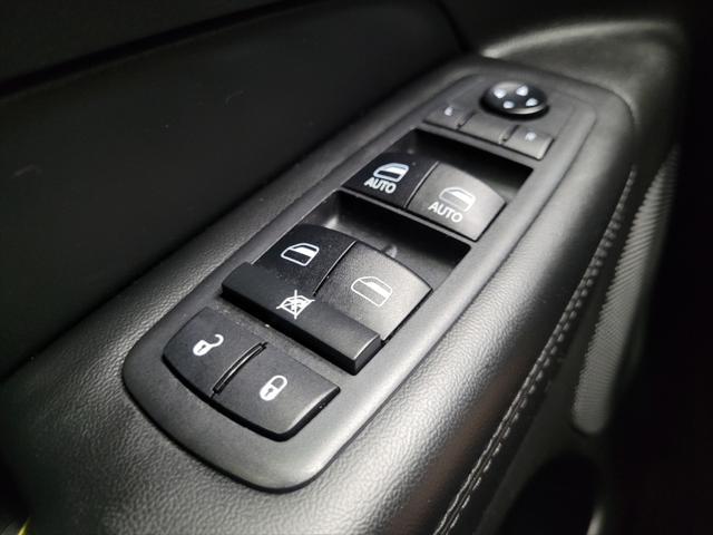 Photo of 2019 Granite Crystal Metallic Clearcoat Jeep Grand Cherokee