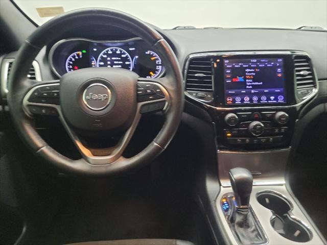 Photo of 2019 Granite Crystal Metallic Clearcoat Jeep Grand Cherokee