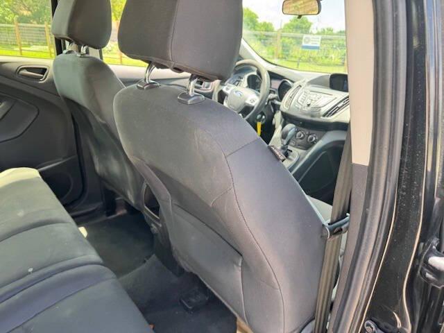 Photo of 2015 Black Ford Escape