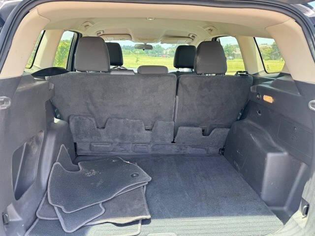 Photo of 2015 Black Ford Escape