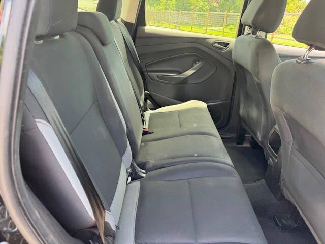 Photo of 2015 Black Ford Escape