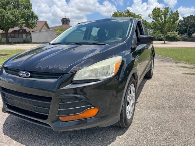 Photo of 2015 Black Ford Escape