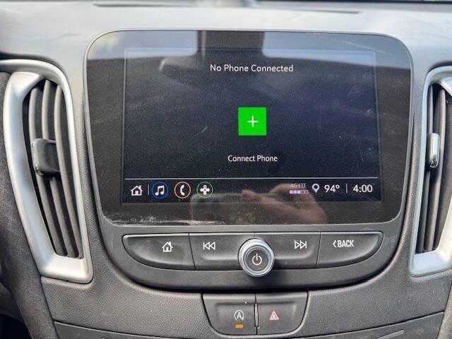 Photo of 2022 White Chevrolet Malibu