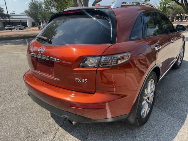 Photo of 2008 Orange INFINITI FX35