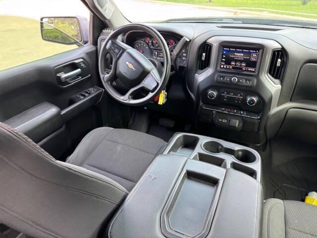 Photo of 2021 Black Chevrolet Silverado 1500
