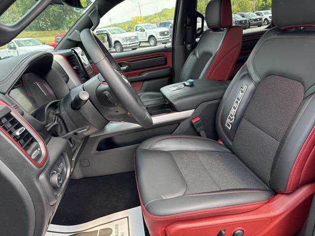 Photo of 2025 Billet Silver Metallic Clearcoat RAM 1500