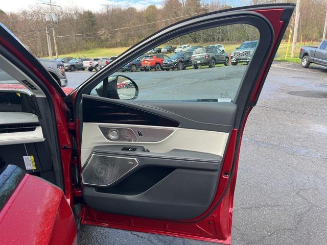 Photo of 2025 Red Carpet Metallic Tinted Clearcoat Lincoln Nautilus