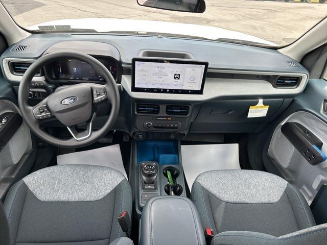 Photo of 2025 White Ford Maverick