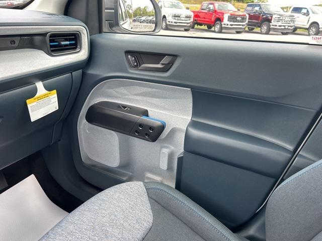 Photo of 2025 White Ford Maverick