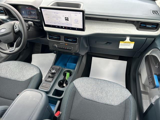 Photo of 2025 White Ford Maverick