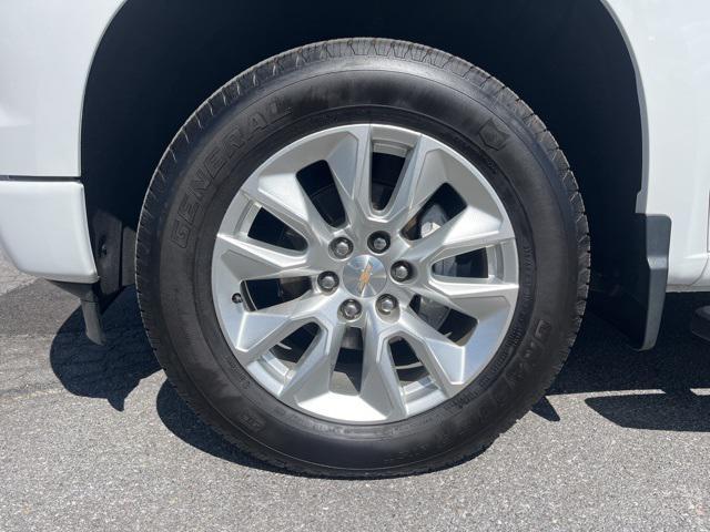 Photo of 2024 Summit White Chevrolet Silverado 2500