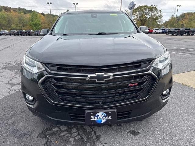 Photo of 2021 Mosaic Black Metallic Chevrolet Traverse