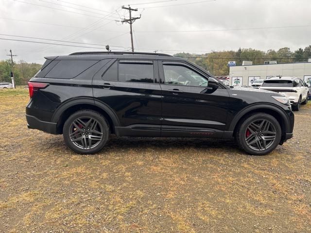 Photo of 2025 Agate Black Metallic Ford Explorer