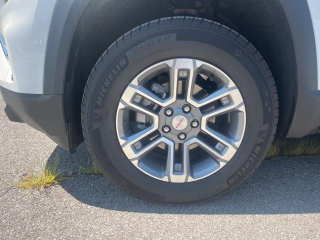 Photo of 2025 Summit White GMC Terrain
