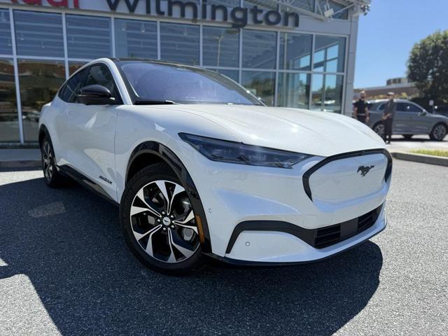 Photo of 2021 Star White Metallic Tri-Coat Ford Mustang Mach-E