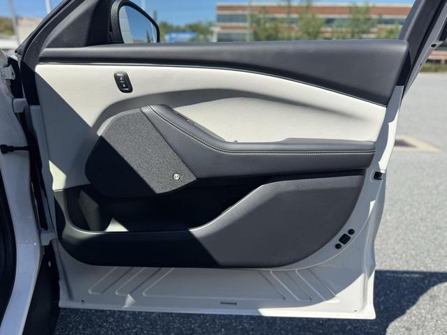 Photo of 2021 Star White Metallic Tri-Coat Ford Mustang Mach-E