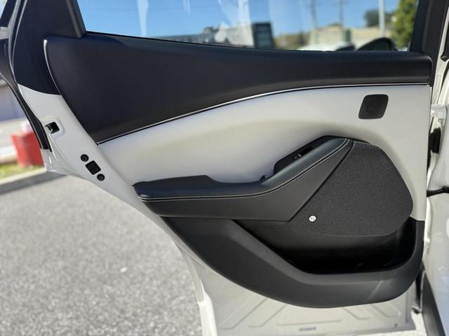 Photo of 2021 Star White Metallic Tri-Coat Ford Mustang Mach-E
