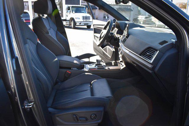 Photo of 2025 Daytona Gray Pearl Effect Audi Q5