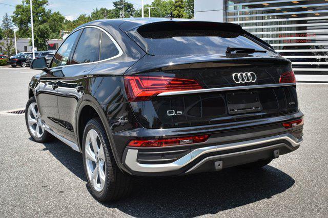 Photo of 2024 Mythos Black Metallic Audi Q5