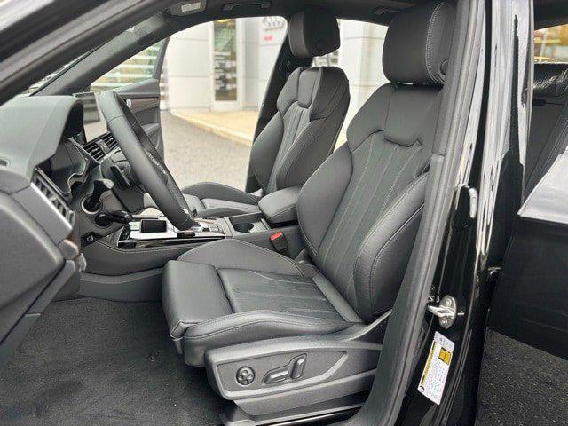 Photo of 2025 Mythos Black Metallic Audi Q5