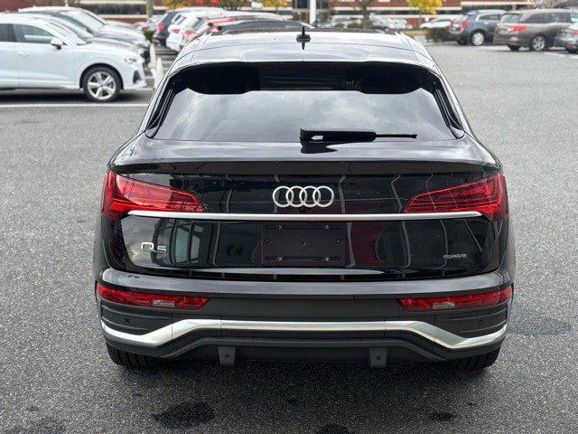 Photo of 2025 Mythos Black Metallic Audi Q5