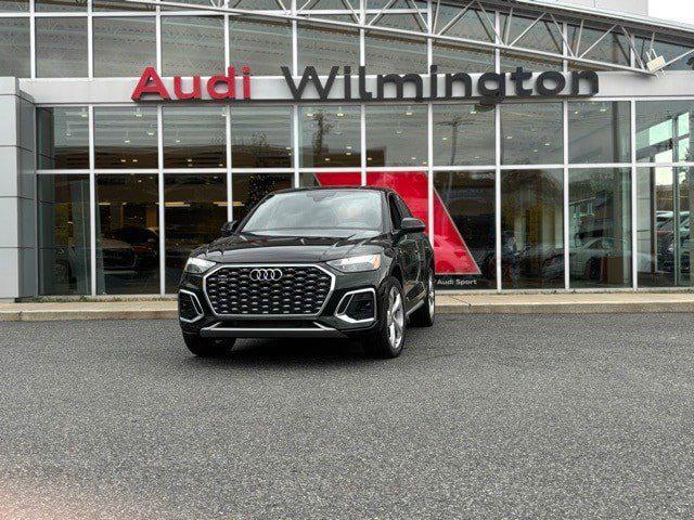 Photo of 2025 Mythos Black Metallic Audi Q5