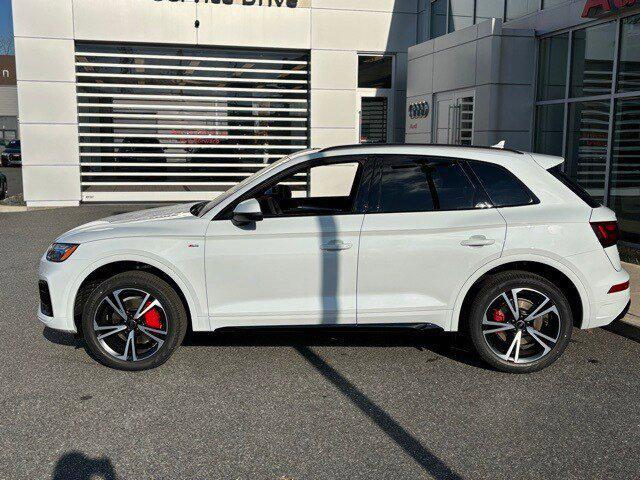 Photo of 2025 Glacier White Metallic Audi Q5