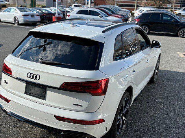 Photo of 2025 Glacier White Metallic Audi Q5