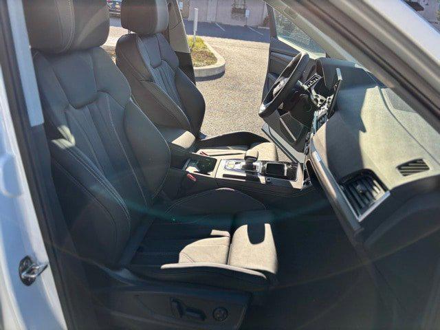 Photo of 2025 Glacier White Metallic Audi Q5