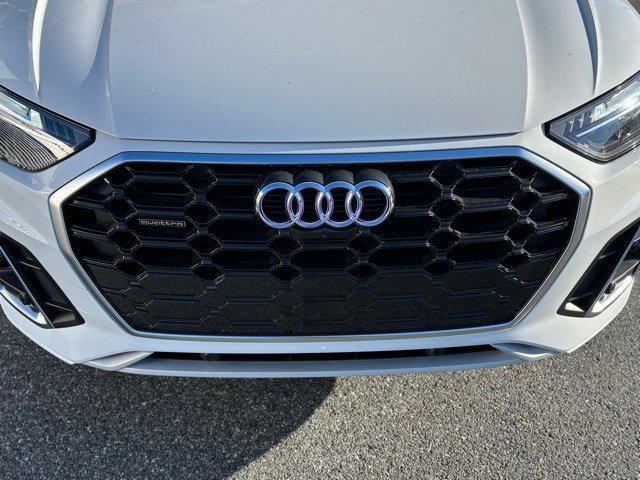 Photo of 2025 Glacier White Metallic Audi Q5