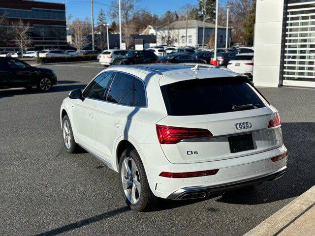 Photo of 2025 Glacier White Metallic Audi Q5