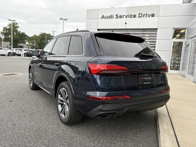 Photo of 2025 Waitomo Blue Metallic Audi Q7