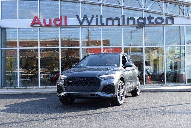 Photo of 2025 Daytona Gray Pearl Effect Audi Q5