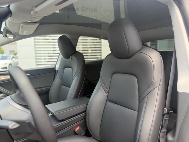 Photo of 2023 Deep Blue Metallic Tesla Model Y