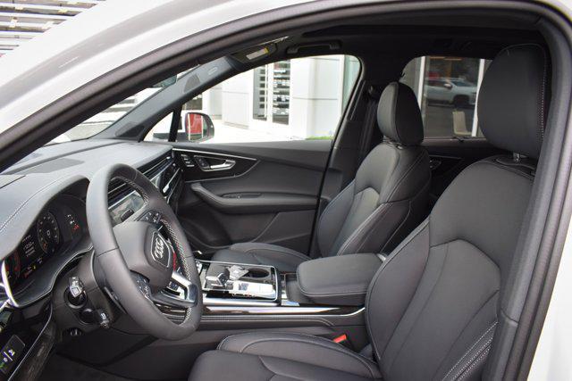 Photo of 2025 Glacier White Metallic Audi Q7