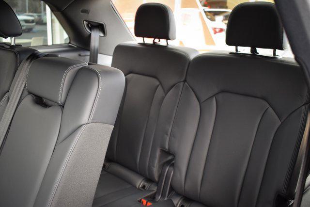 Photo of 2025 Glacier White Metallic Audi Q7