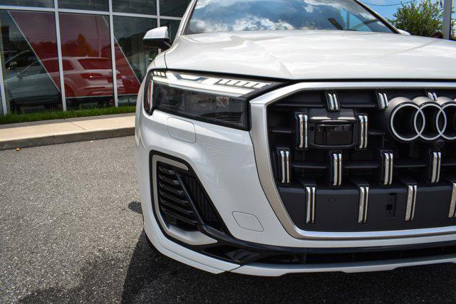 Photo of 2025 Glacier White Metallic Audi Q7