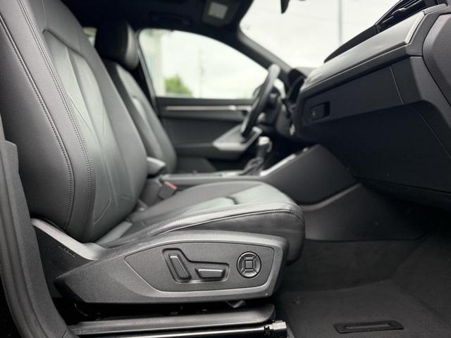 Photo of 2024 Mythos Black Metallic Audi Q3